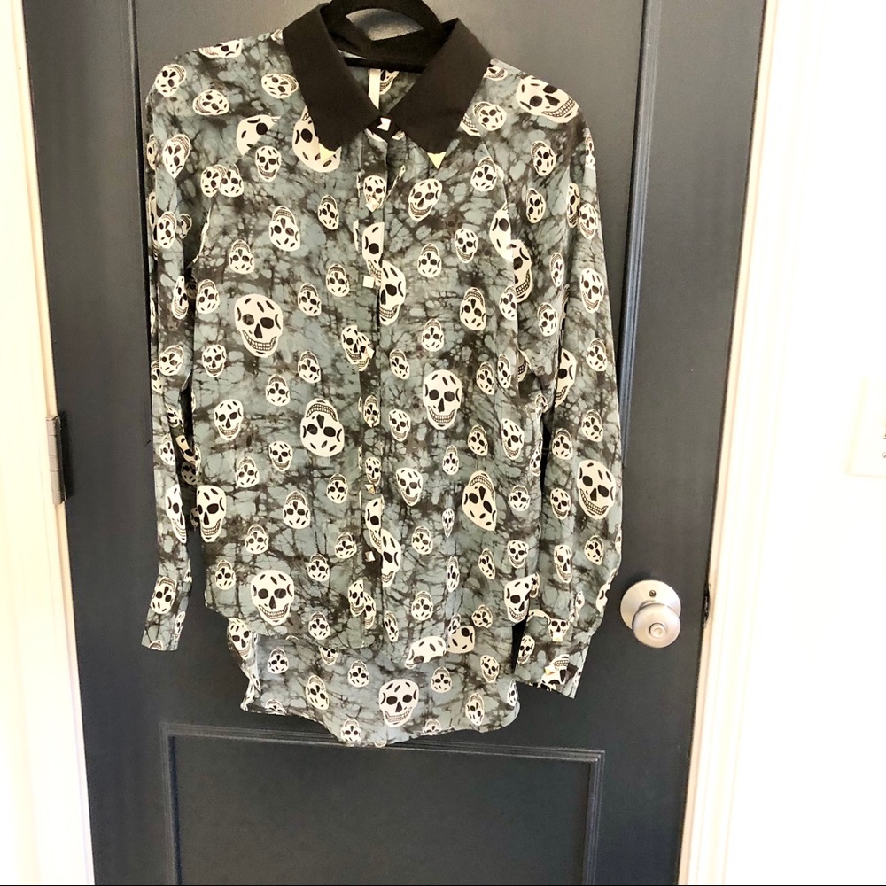 Sheer skull high-low shirt